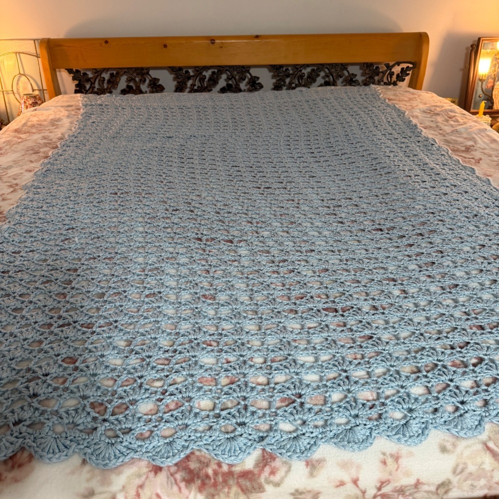 Handmade Crochet Blanket Pastel Blue Shell Stitch Scalloped Edge Throw 76x51